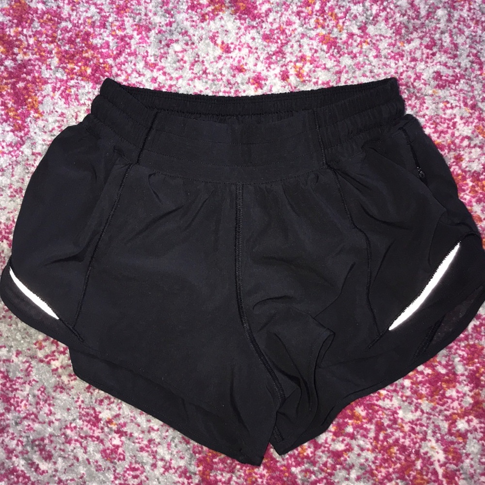 black hotty totty lululemon shorts